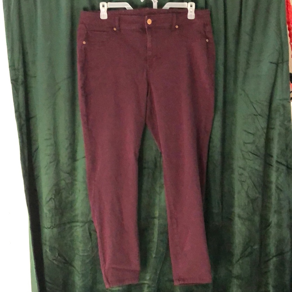 Maurices Maroon jeggings